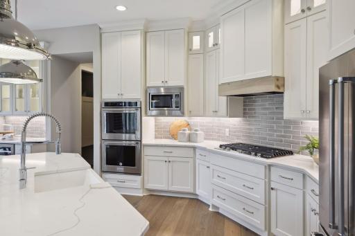 5960 Prestwick Court, Excelsior, MN 55331