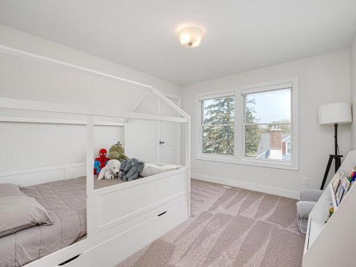6109 Oaklawn Avenue, Edina, MN 55424