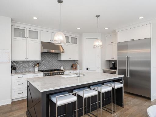 6109 Oaklawn Avenue, Edina, MN 55424