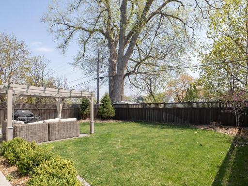 6109 Oaklawn Avenue, Edina, MN 55424