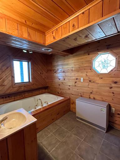 6527 Highway 11, International Falls, MN 56649