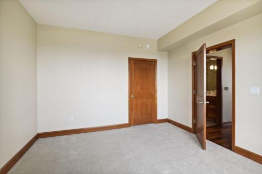100 3rd Avenue S, 1502, Minneapolis, MN 55401