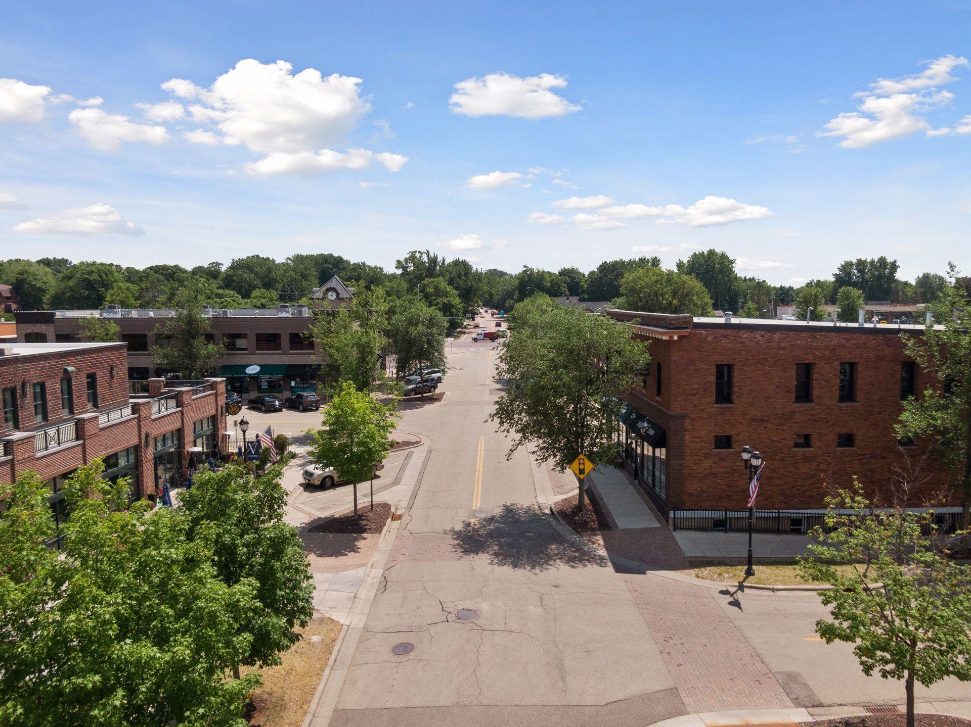 Downtown Victoria enjoys welcoming small-town vibes while offering a wide variety of restaurants, shops, and entertainment options!