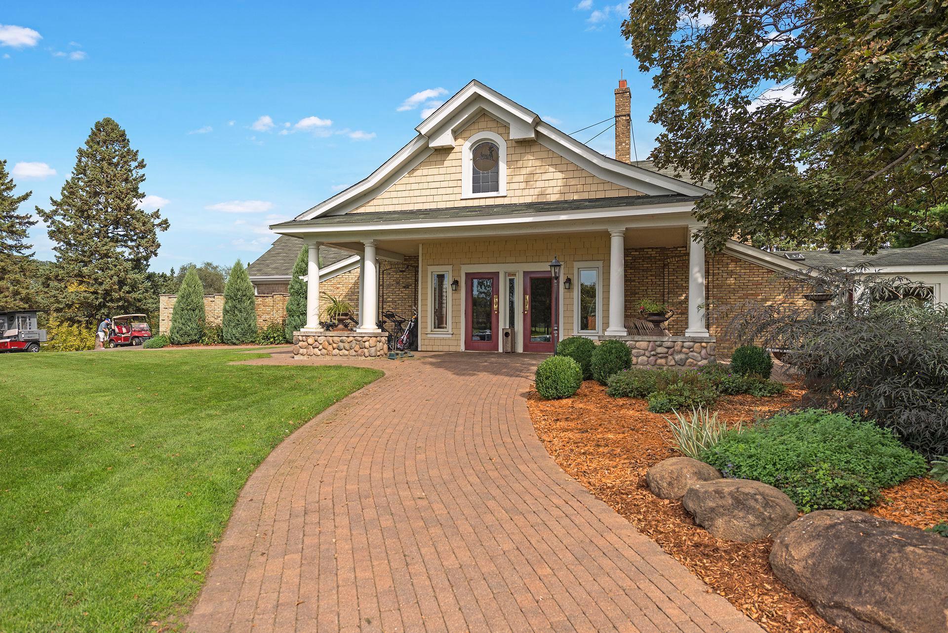 The award winning Deer Run golf course is a public golf club with the charm of an old, private club — but without the stuffiness. Pop into the Irish Pub for a beverage or dinner!