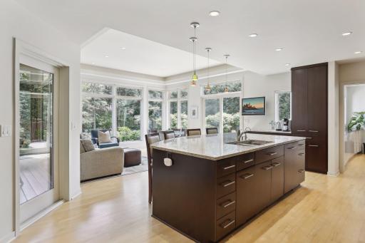 300 Westwood Drive N, Golden Valley, MN 55422