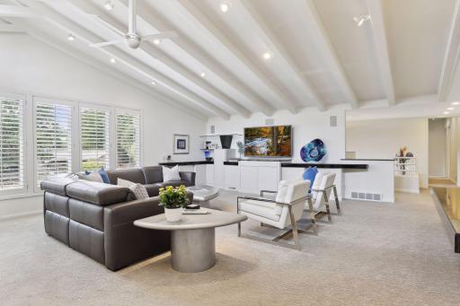 300 Westwood Drive N, Golden Valley, MN 55422