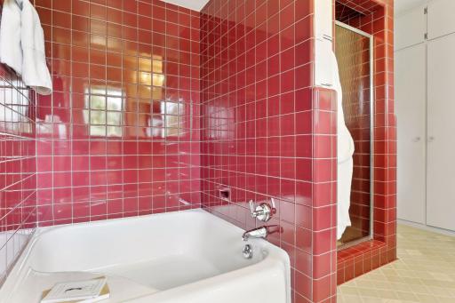 300 Westwood Drive N, Golden Valley, MN 55422