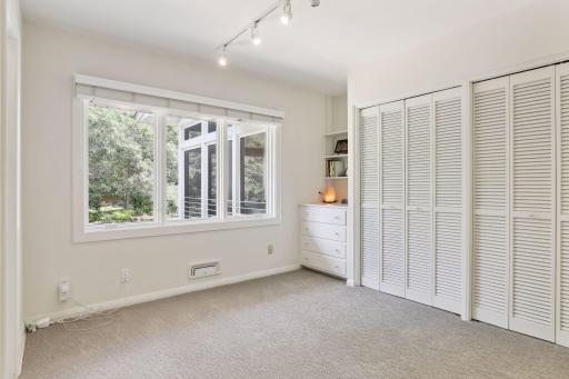 300 Westwood Drive N, Golden Valley, MN 55422