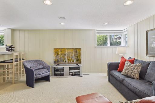 300 Westwood Drive N, Golden Valley, MN 55422