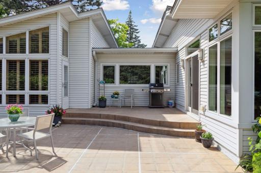 300 Westwood Drive N, Golden Valley, MN 55422