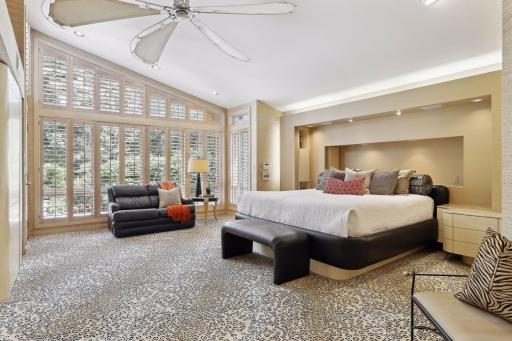 300 Westwood Drive N, Golden Valley, MN 55422