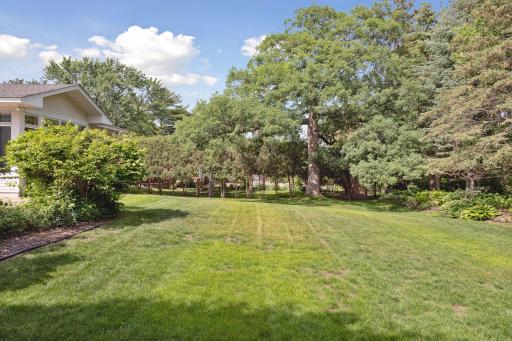 300 Westwood Drive N, Golden Valley, MN 55422