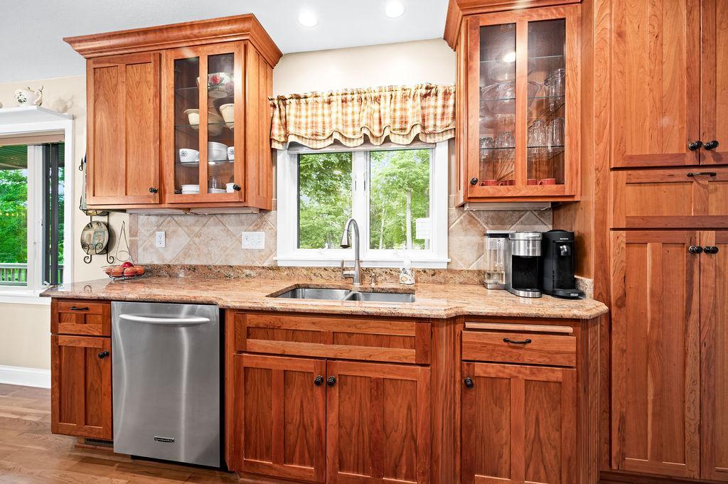 IsleviewRdInterior-4.jpg