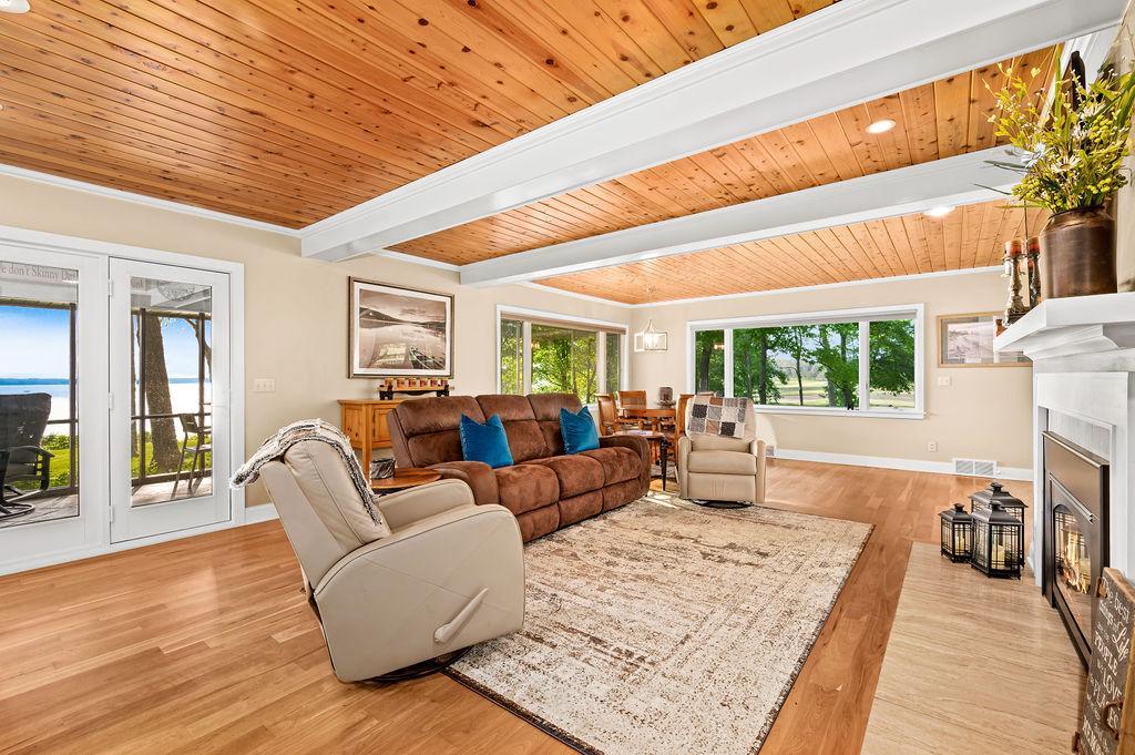 IsleviewRdInterior-14.jpg