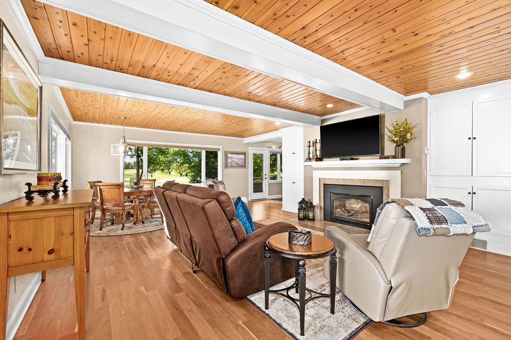 IsleviewRdInterior-15.jpg