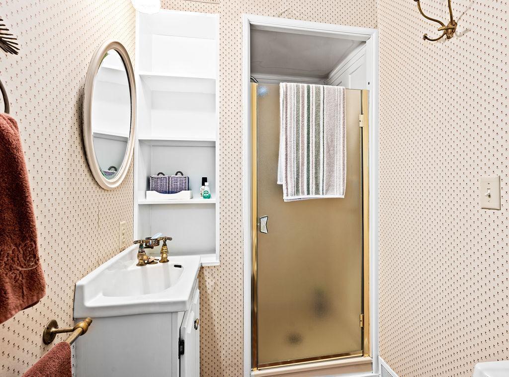 IsleviewRdInterior-26.jpg