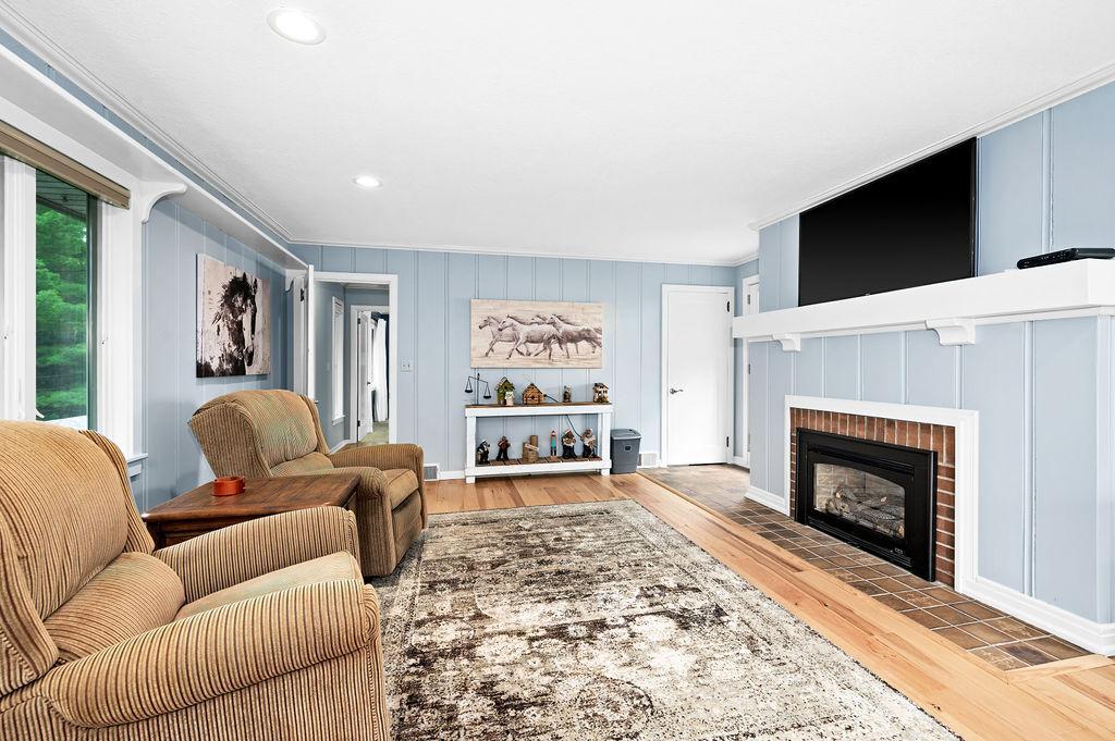 IsleviewRdInterior-32.jpg