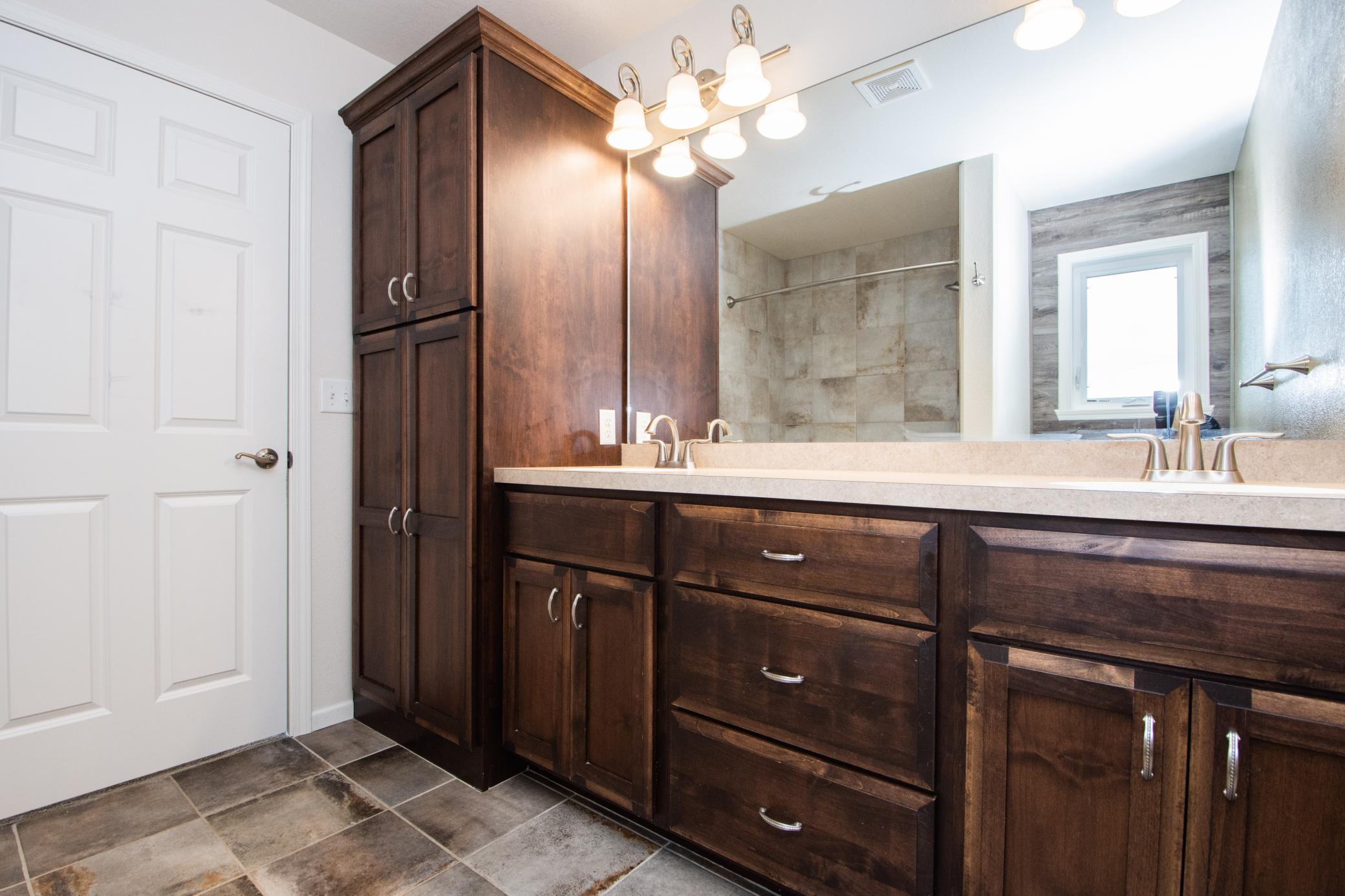 BR1 Bath-4.jpg