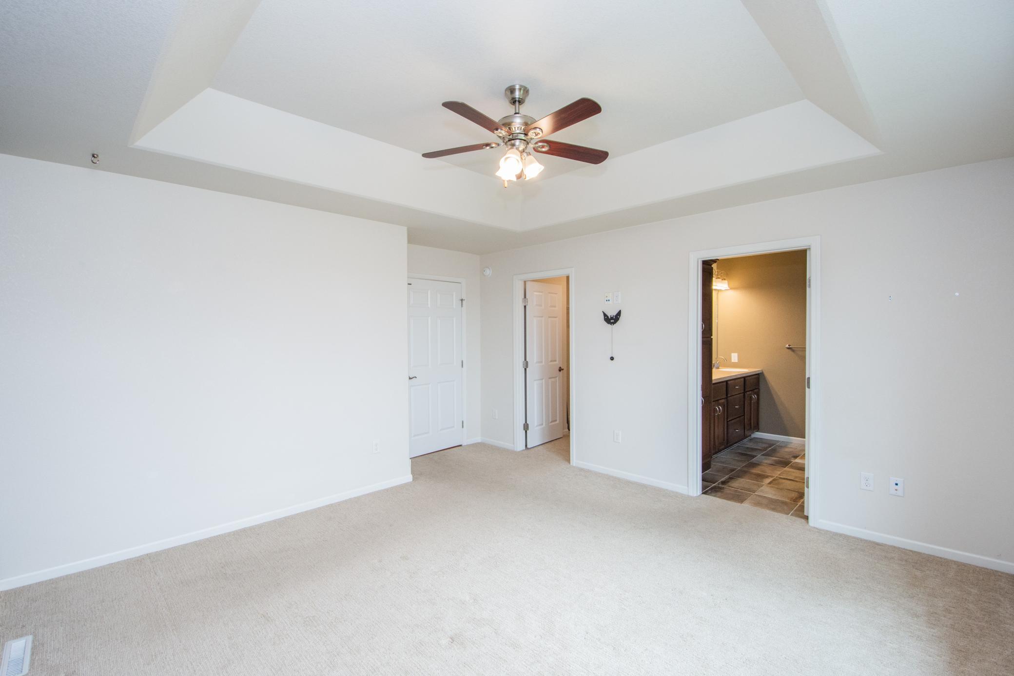 Bedroom1-3.jpg