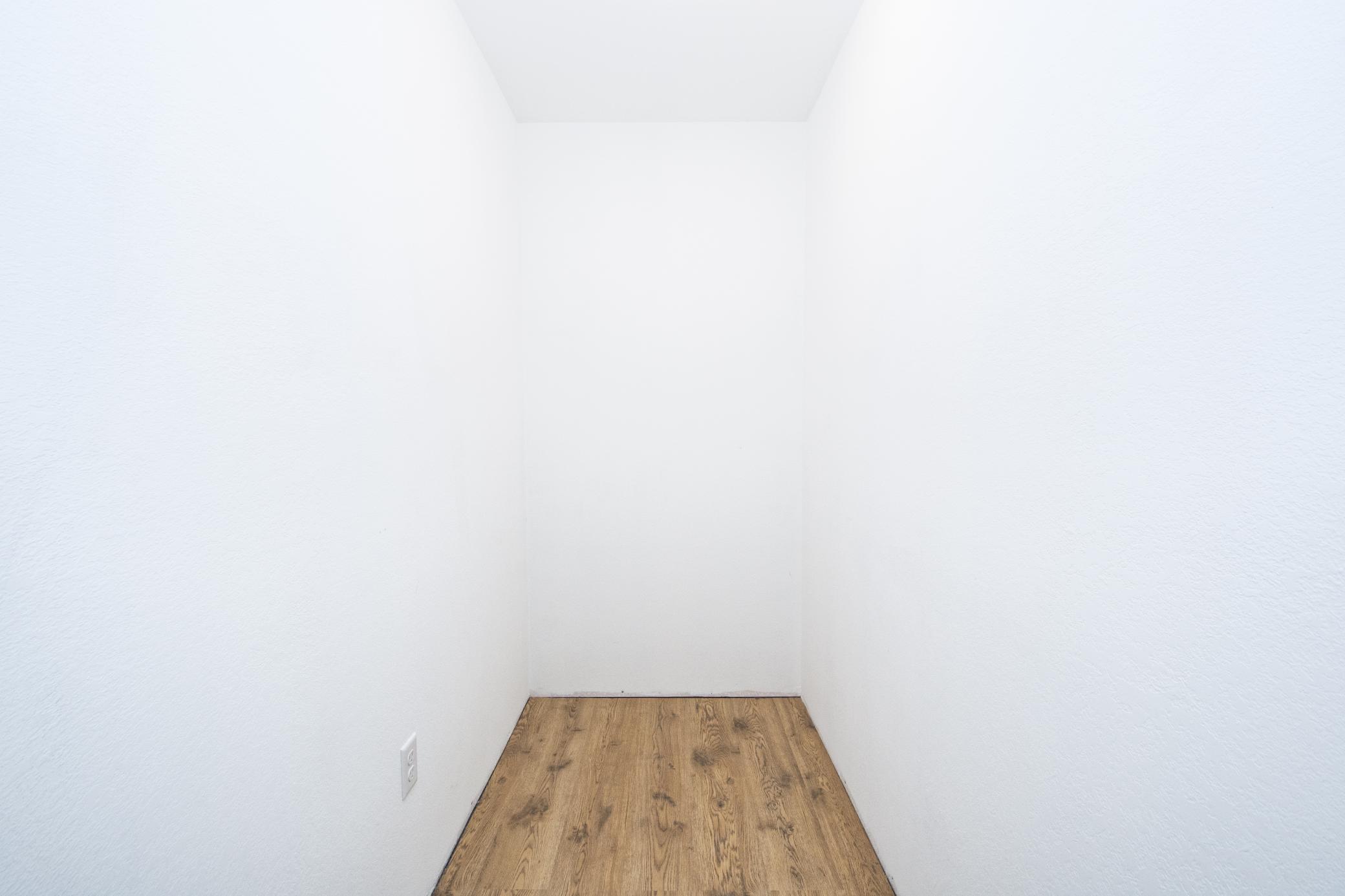 Bedroom4-Closet.jpg