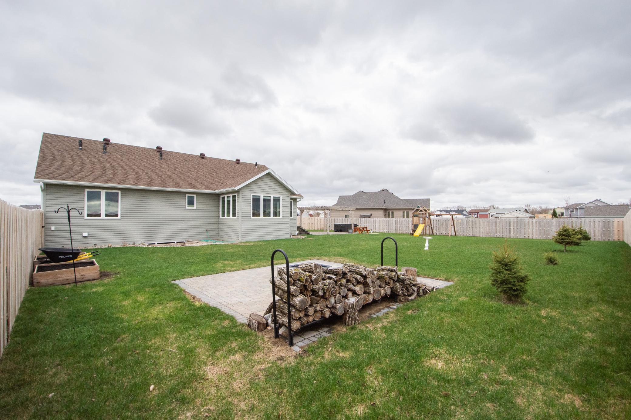 Backyard-3.jpg