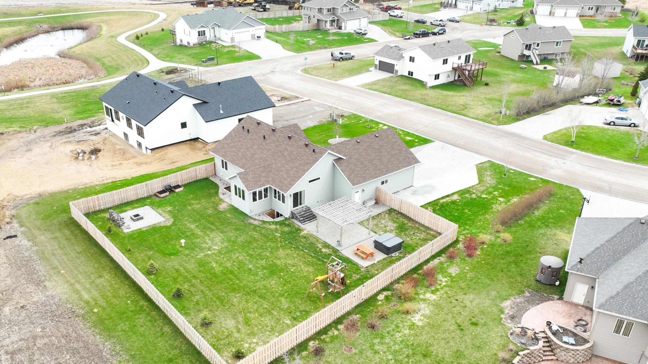 2421 Westgate-3.jpg
