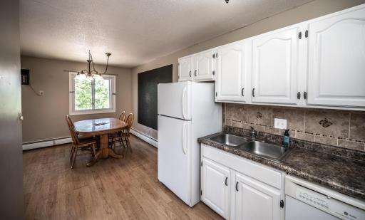 8045 Xerxes Ave S Minneapolis-large-018-018-Kitchen-1500x907-72dpi.jpg