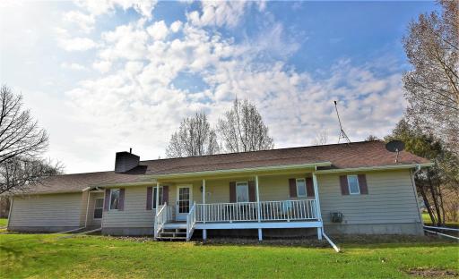 201 19th Avenue NE, Roseau, MN 56751