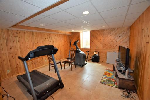 201 19th Avenue NE, Roseau, MN 56751