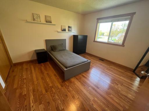 8432_UpperLevel Bedroom #1.jpeg