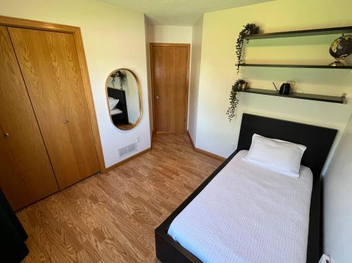 8432_UpperLevel Bedroom #2.jpeg