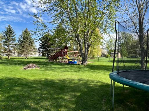 8432_BackYard and Playground.jpeg