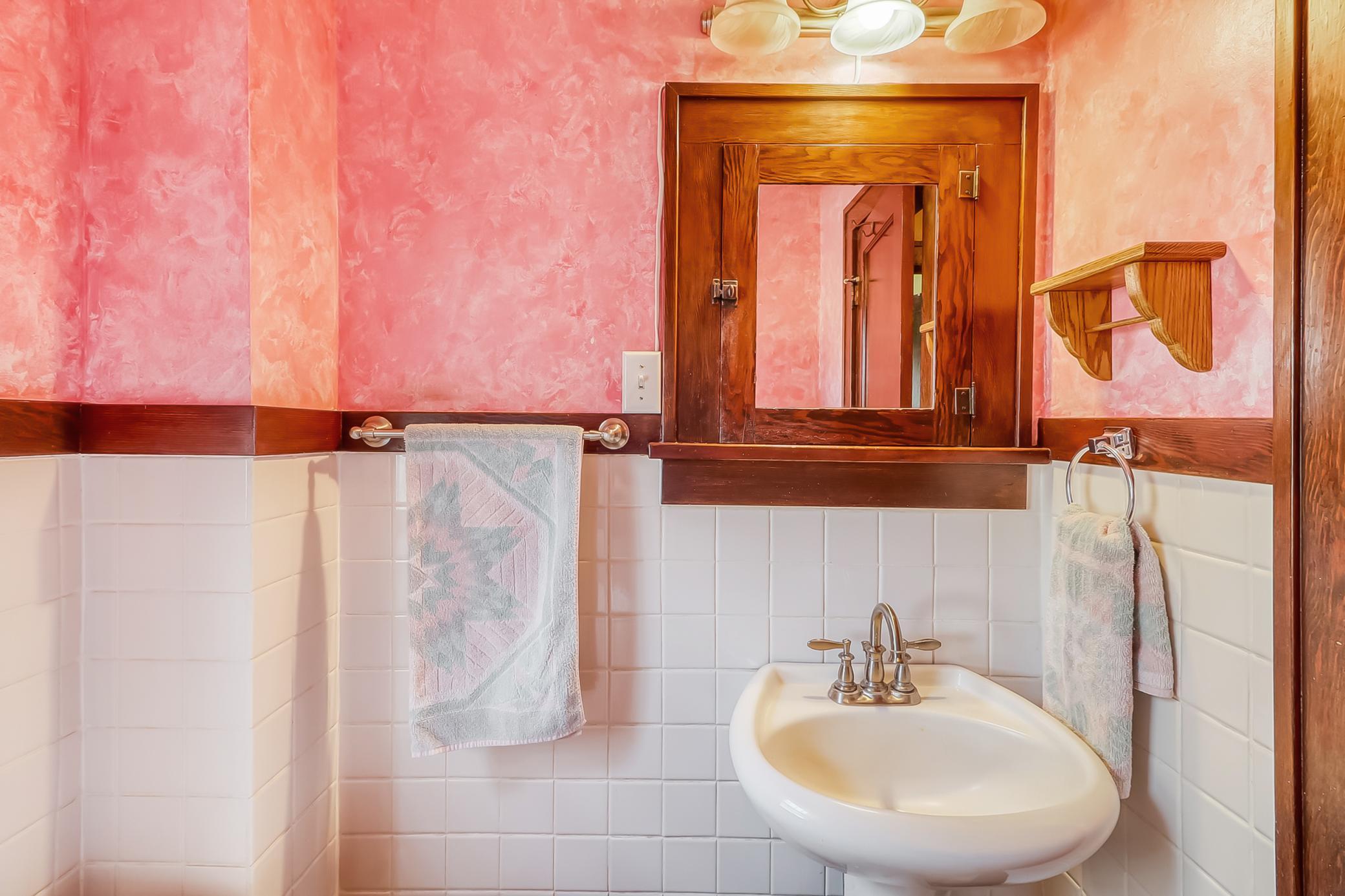 Bathroom1_2.jpg