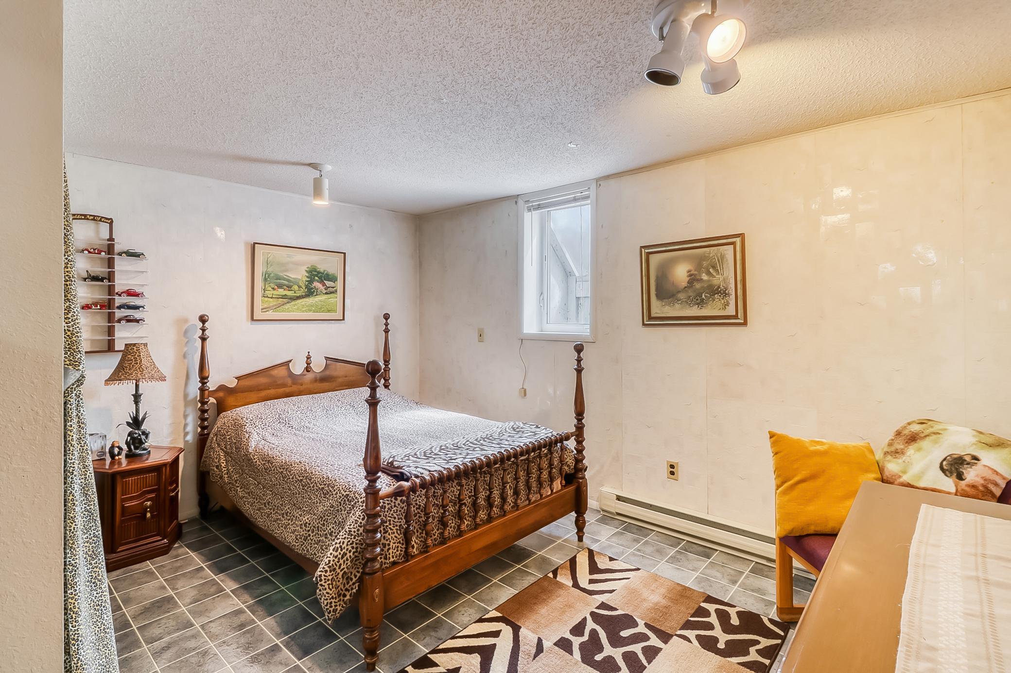 Basement Bedroom1_1.jpg