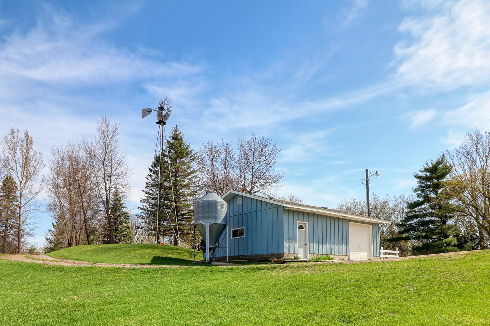 Exterior1_7.jpg
