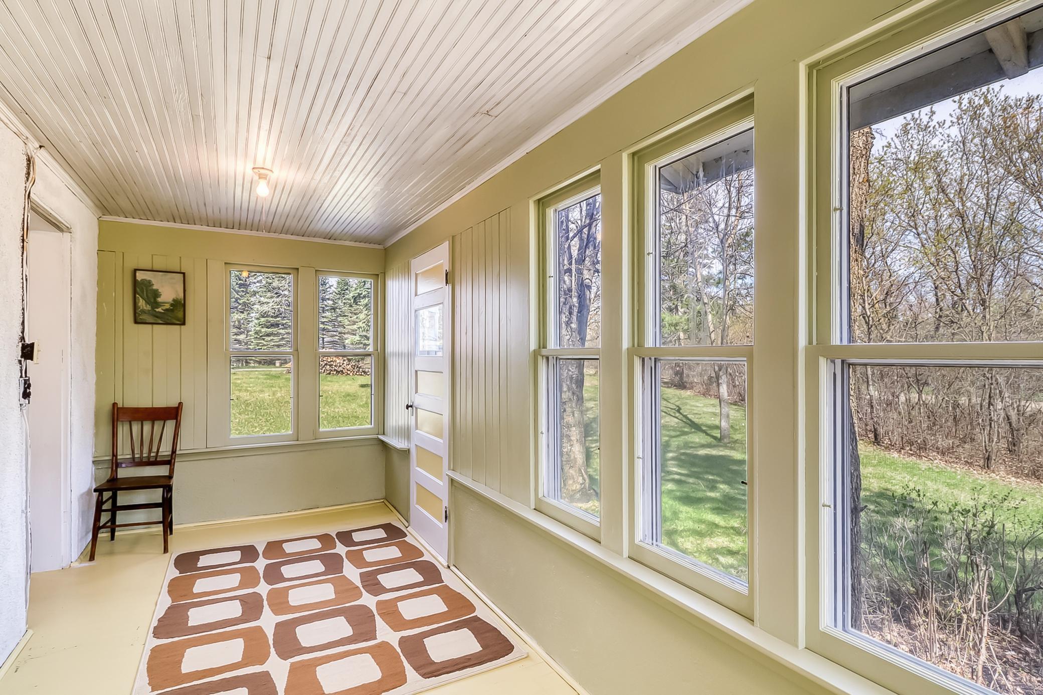 Porch1_2.jpg