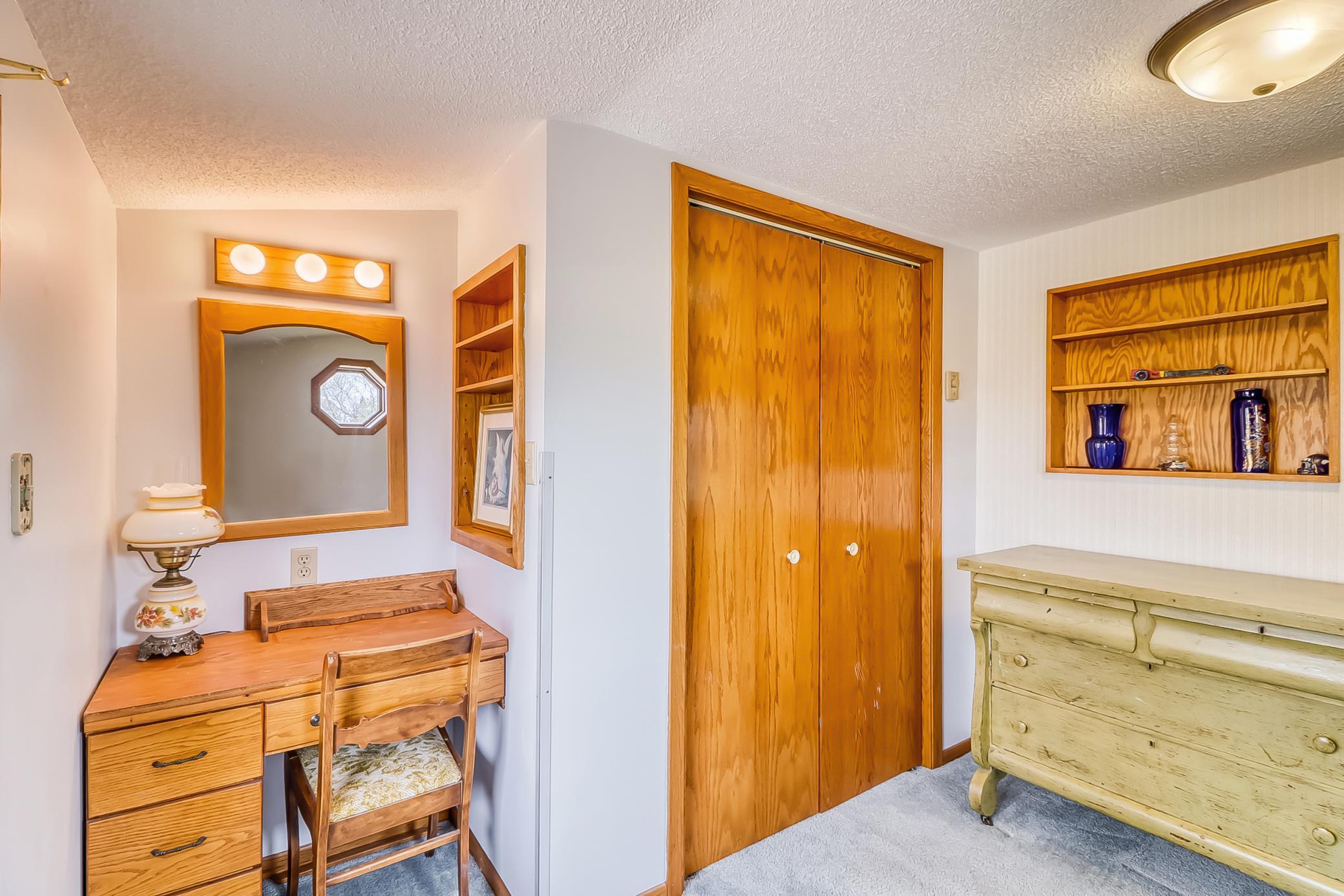 Upstairs Bedroom3_2.jpg
