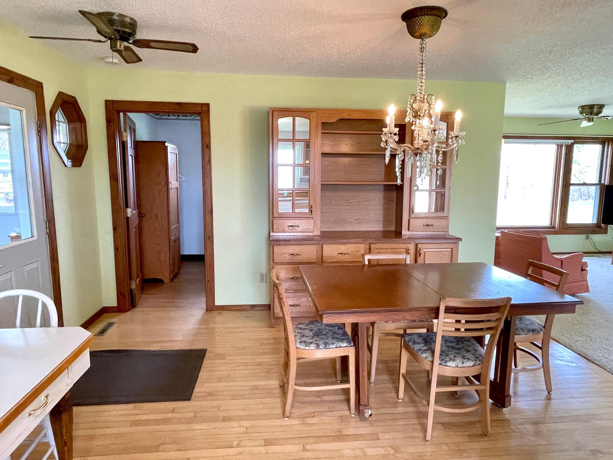 4-Dining room (2).jpg
