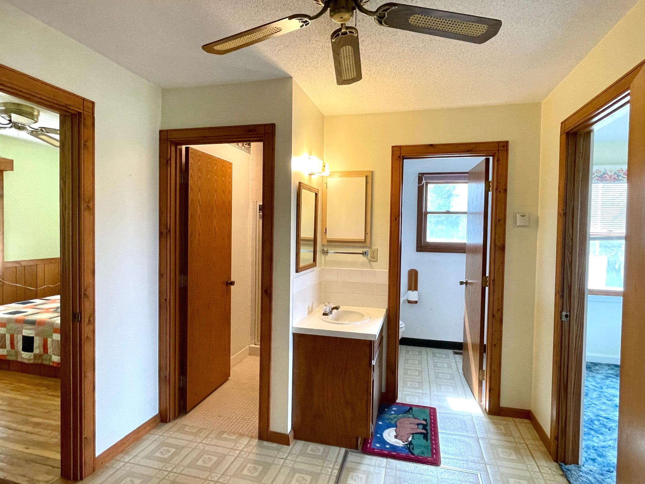 10-Bath 3 with shower (1).jpg