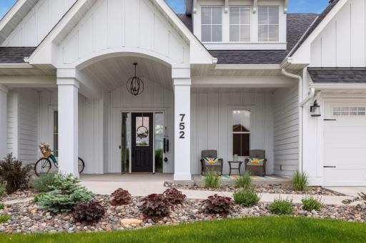 752 Summerbrooke Circle, Eagan, MN 55123