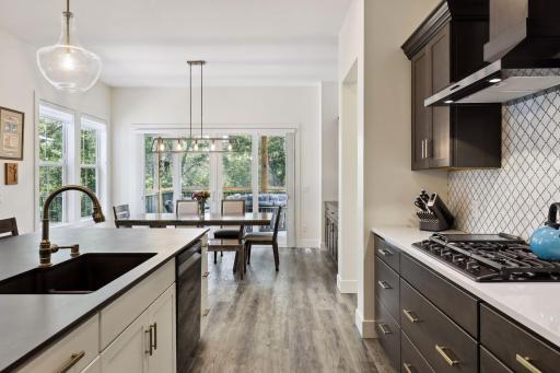 752 Summerbrooke Circle, Eagan, MN 55123