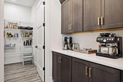 752 Summerbrooke Circle, Eagan, MN 55123