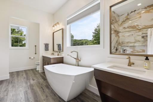 752 Summerbrooke Circle, Eagan, MN 55123
