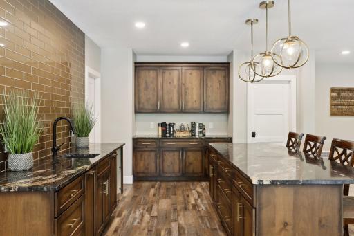 752 Summerbrooke Circle, Eagan, MN 55123