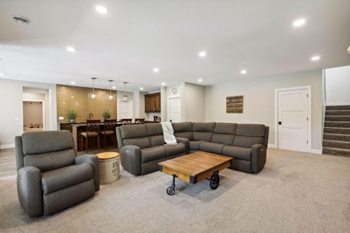752 Summerbrooke Circle, Eagan, MN 55123