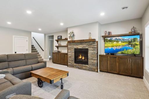 752 Summerbrooke Circle, Eagan, MN 55123