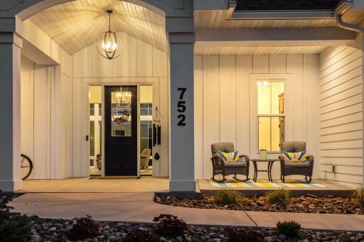 752 Summerbrooke Circle, Eagan, MN 55123