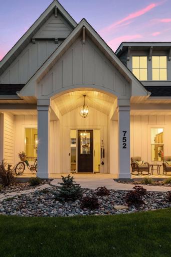 752 Summerbrooke Circle, Eagan, MN 55123