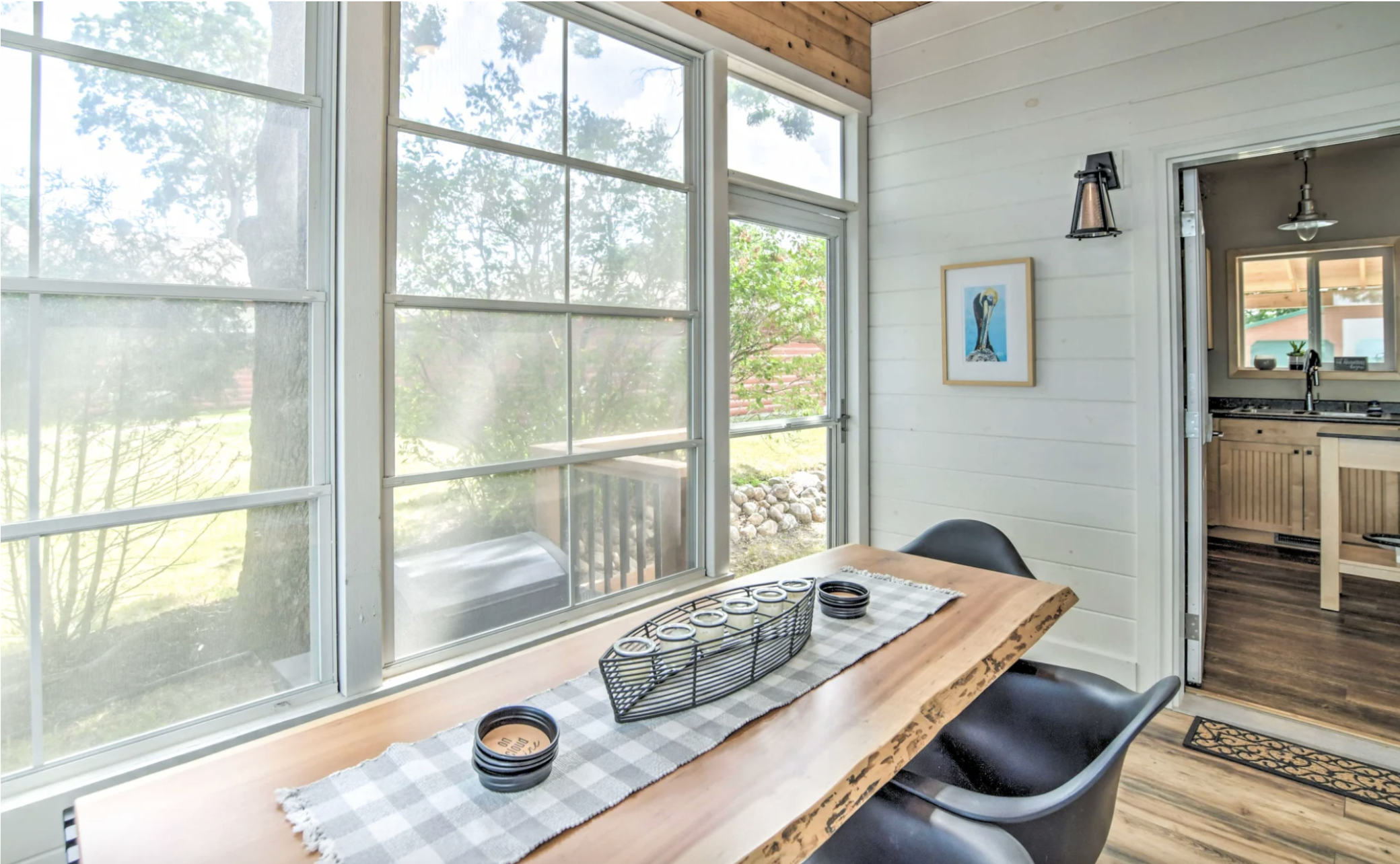lakeside 3 season porch 2.png