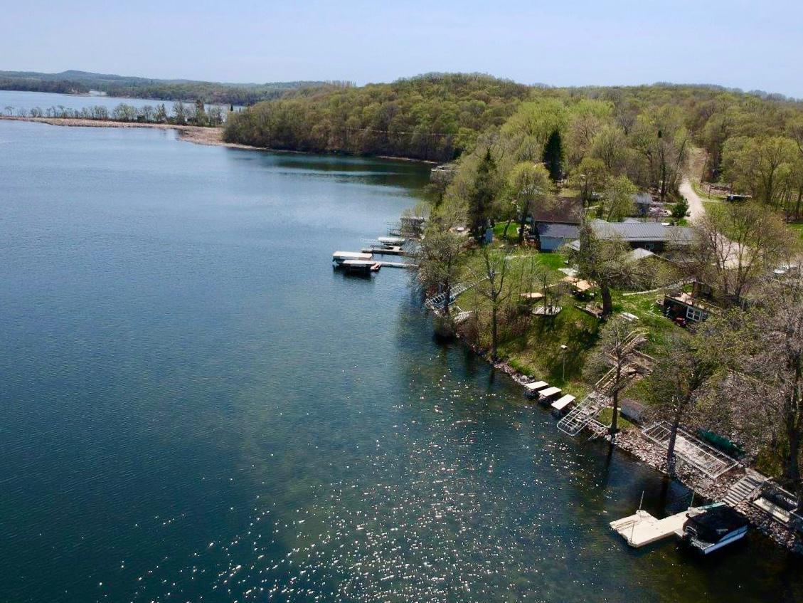2-Lake frontage on S Lida.jpg